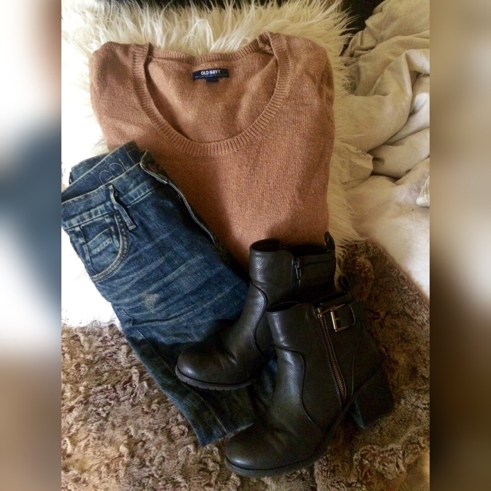 Cozy Scoop Neck Sweater 💕
