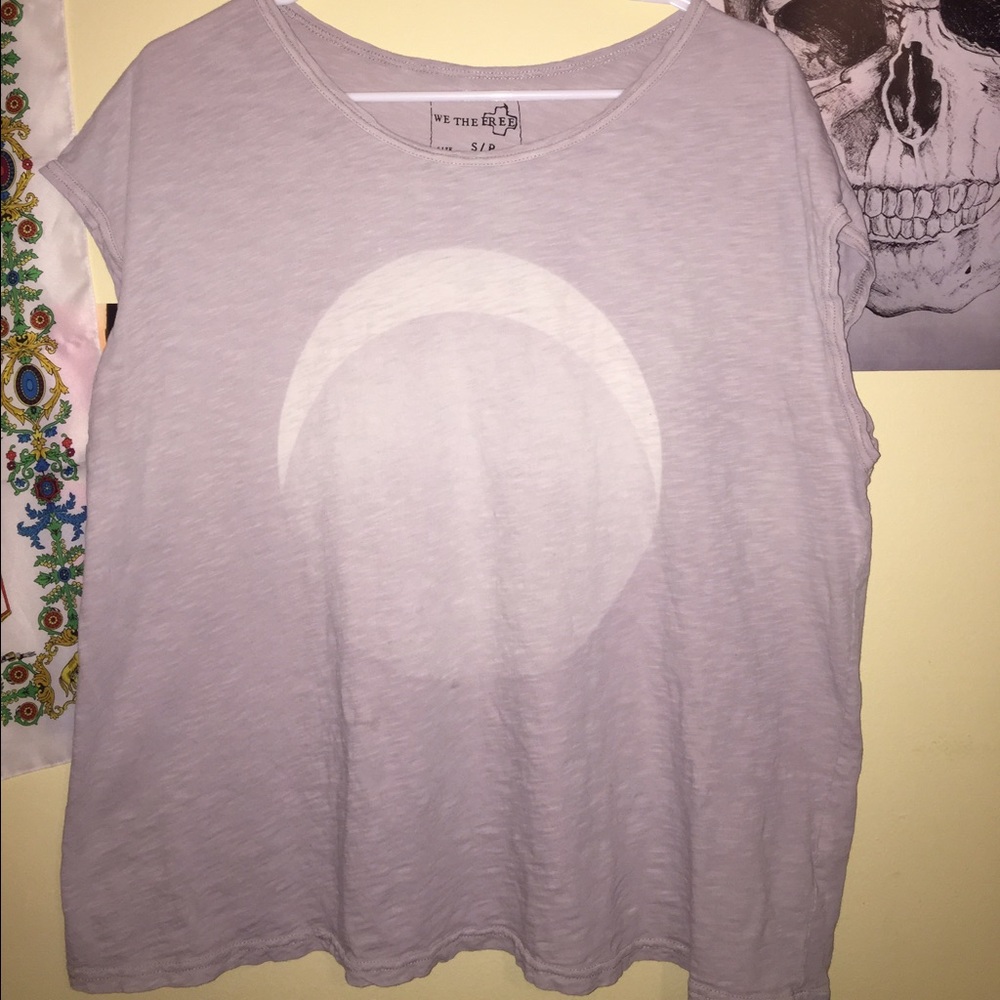 Free People tee🌙