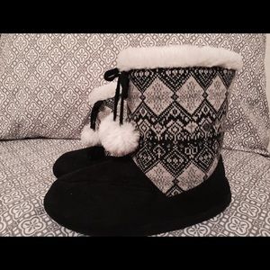 Black/print slippers