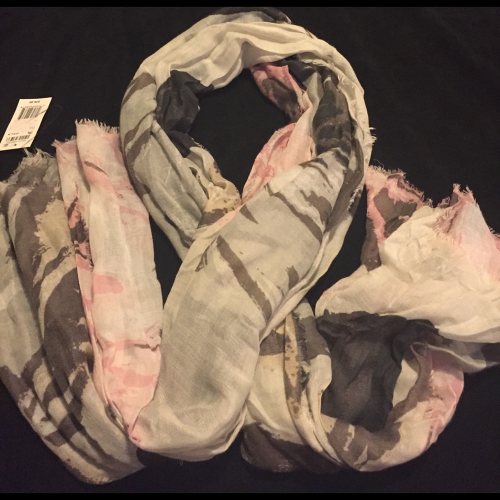 Scarf - Picture 2 of 4
