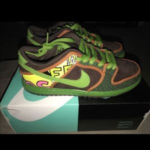 Nike SB Dunk Low "De La Soul"