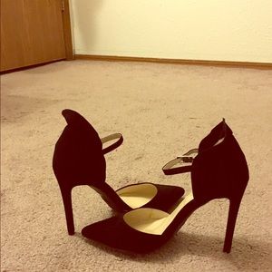 Black 3in pointy heels