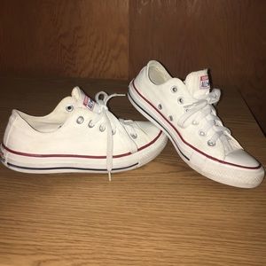 White converse low tops