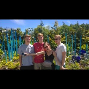 Meet your Posher, Leslie