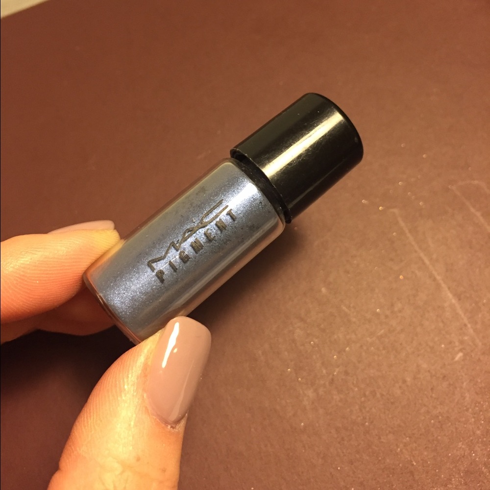 MAC pigment "Naval Blue"