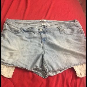 Jean shorts with lace pocket. Size 26w