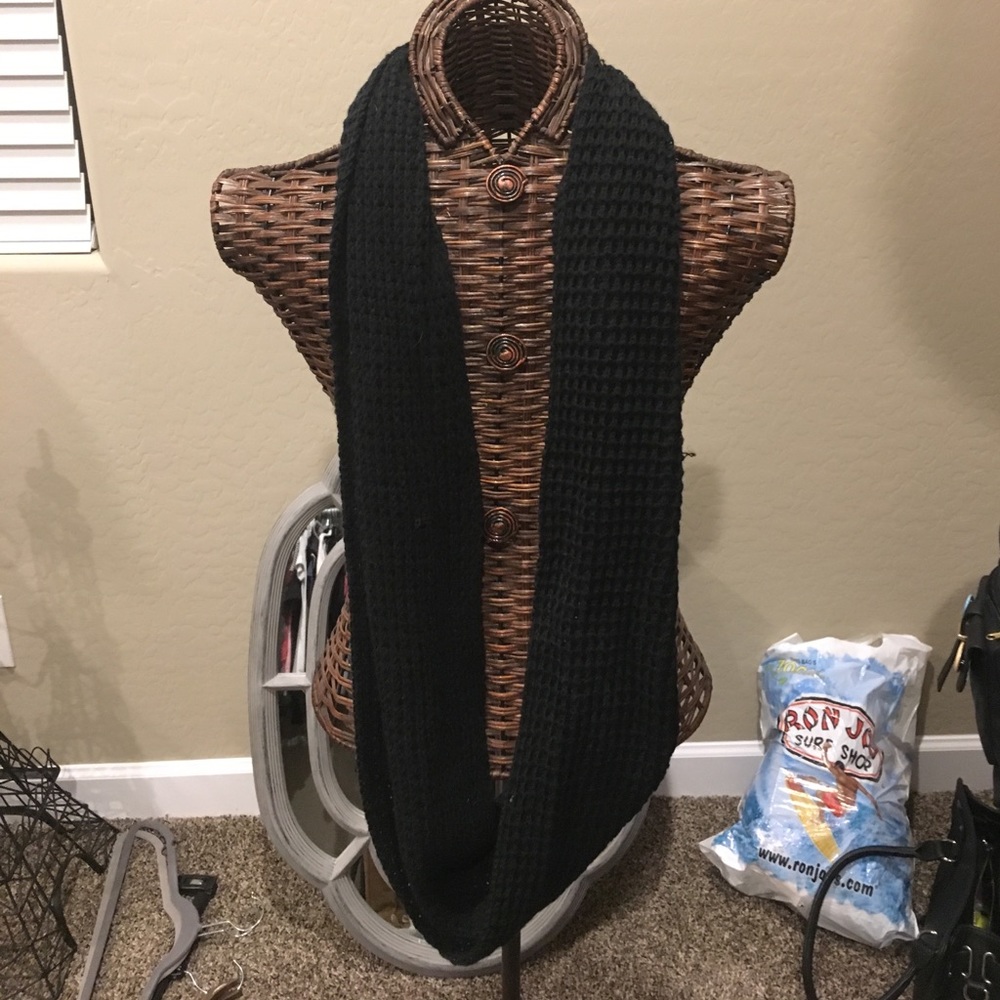 Black scarf