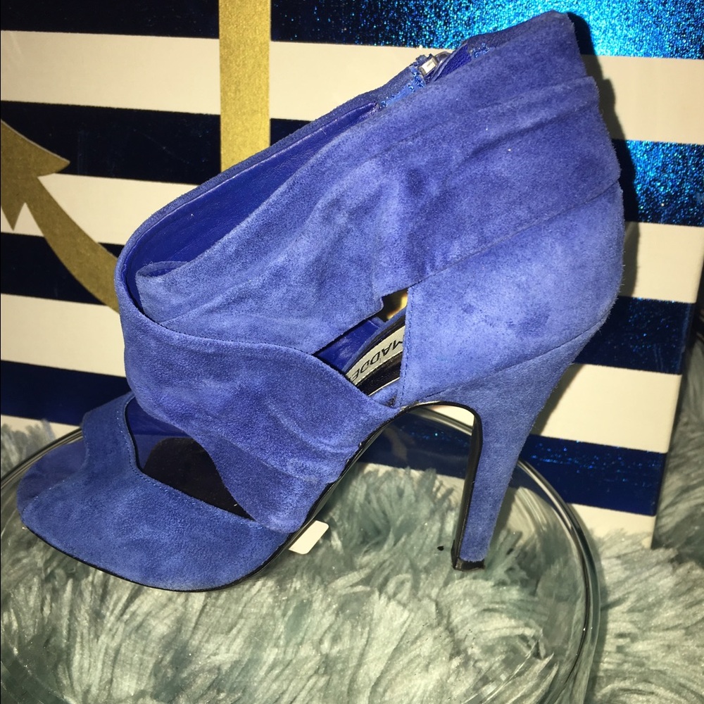 A beautiful and comfortable blue sandal