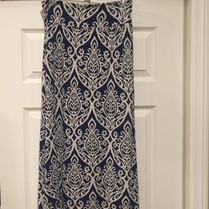 Beautiful Navy/ Cream Skirt!