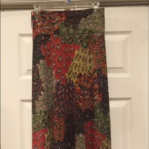 Gorgeous print skirt!