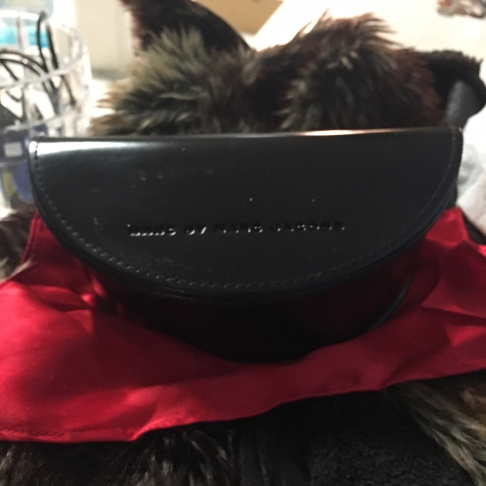 Marc Jacobs sunglass case