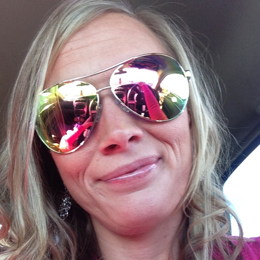 Meet your Posher, Jennifer