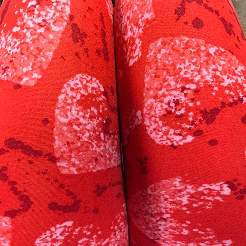 Worn only a few times..Valentine's Day leggings OS