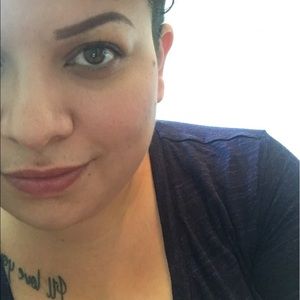 Meet your Posher, Elizabeth