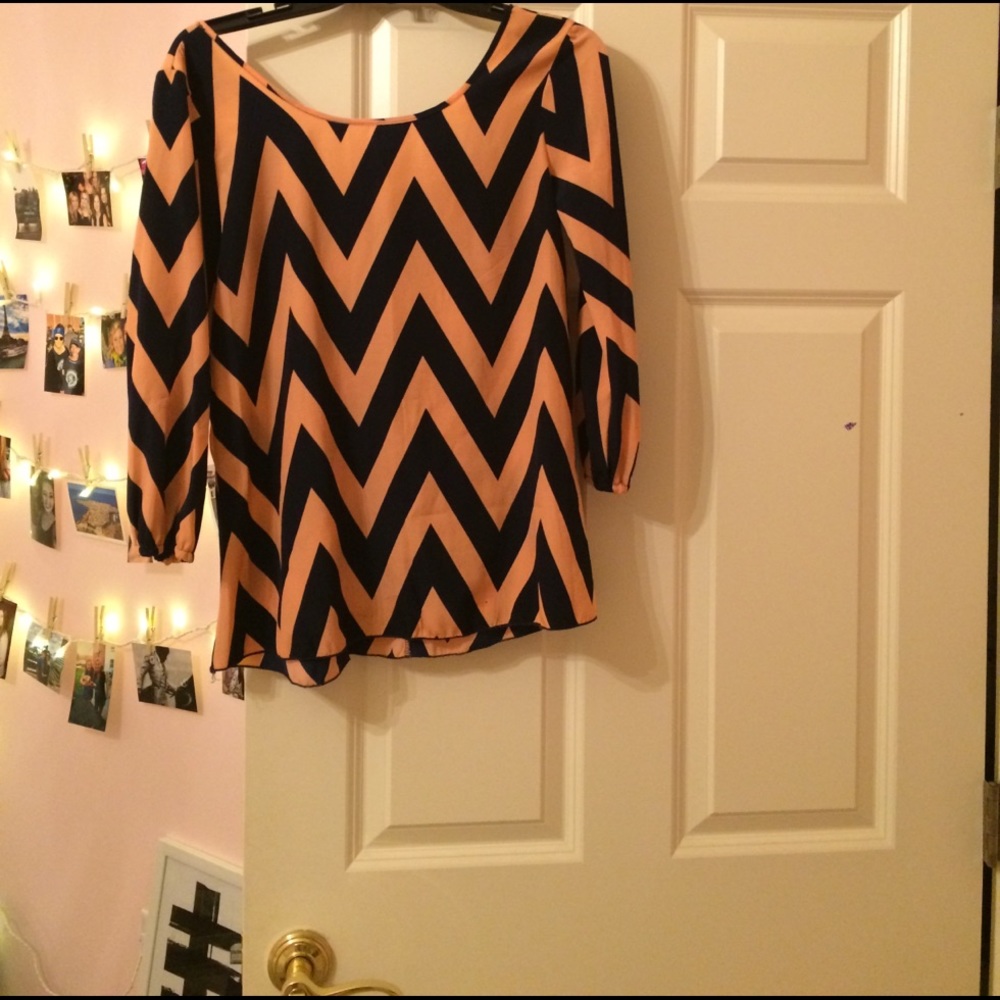 Navy + peach chevron top