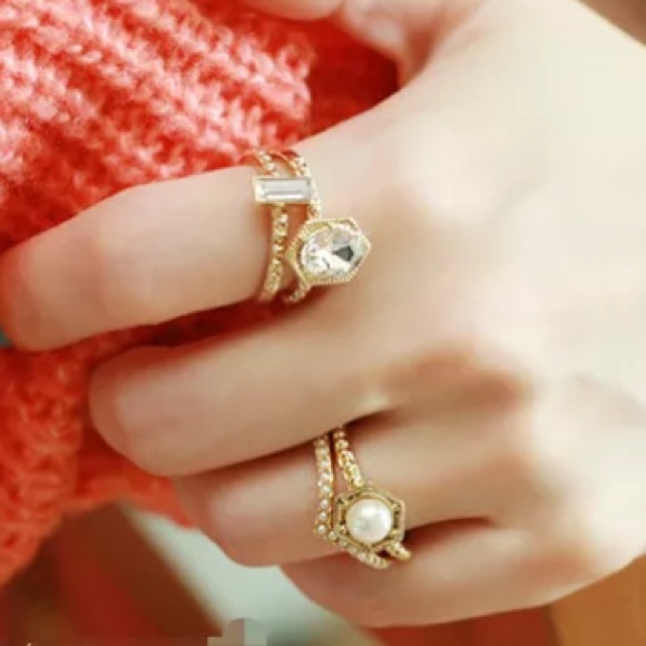 Jewelry - 🎉 Gold Colored 5-Piece Ring Set Size 7