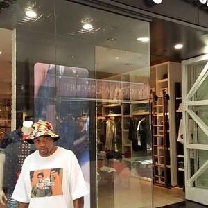 Meet your Posher, Adrian