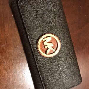 Michael kors wallet