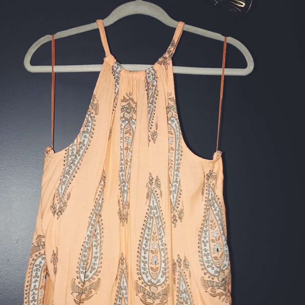 Flowy designed tank