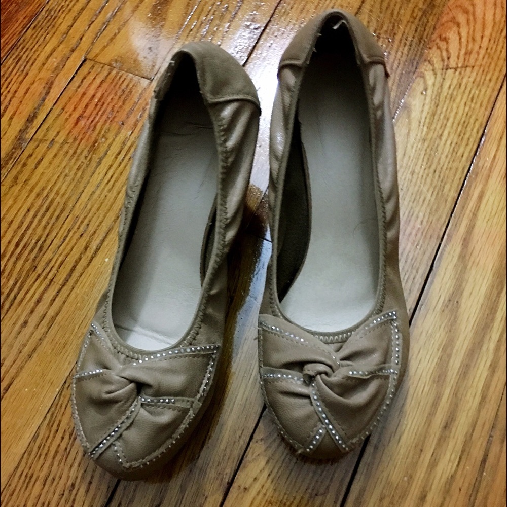 Lady light brown leather pumps