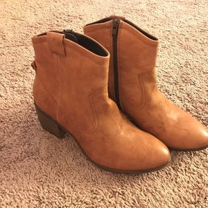 Steve Madden western booties
