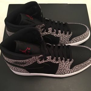 Jordan 1 Retro High black/cement size 10.5