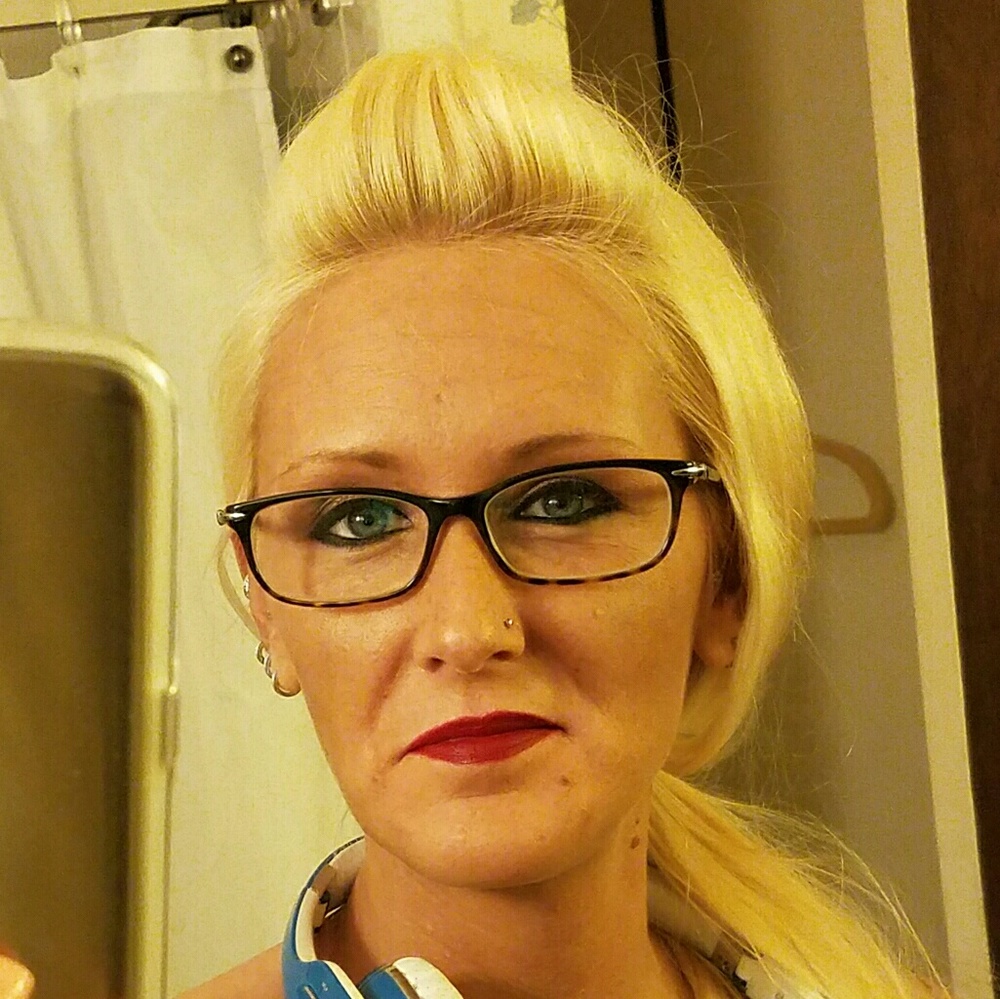 Hi im jo ??Photo shop fun. Just me n my style ??