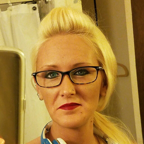 Hi im jo ??Photo shop fun. Just me n my style ??