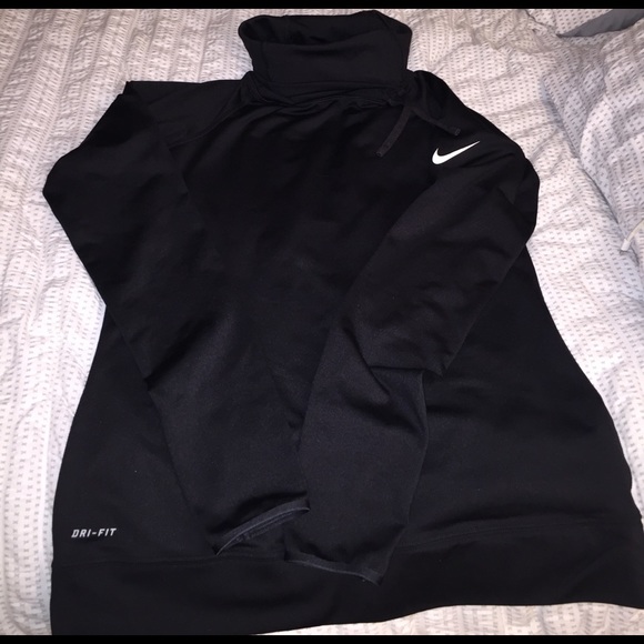 Nike Sweaters - Nike sweater size Medium