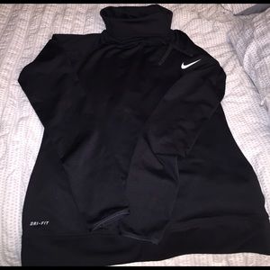 Nike sweater size Medium