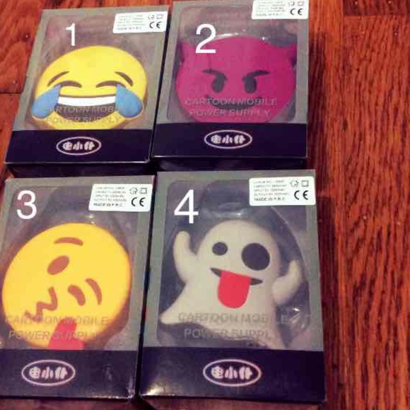 4 set Emoji Portable Power Bank Charger - Picture 1 of 1