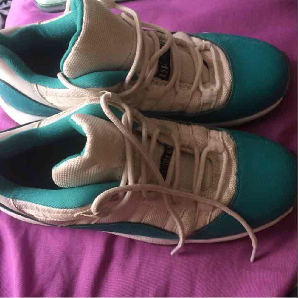 Aqua Low Jordan 11s