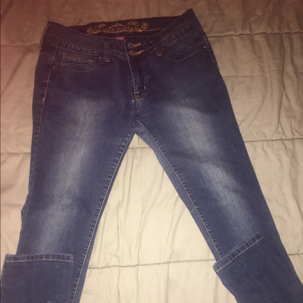 Woman's skinny jeans