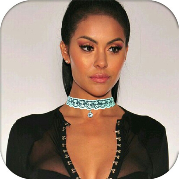 Jewelry - BOGO FREE Blue Lace Diamond Choker