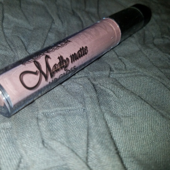 Mauve Orchid long lasting matte lipgloss - Picture 4 of 6
