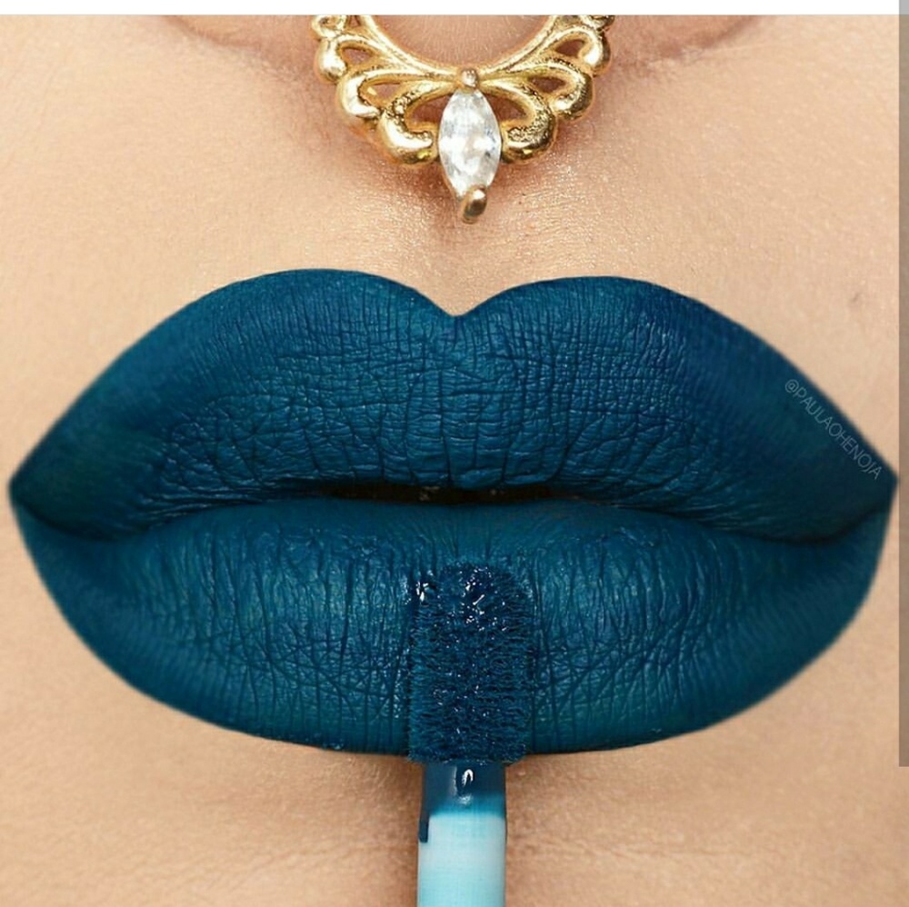 Peacock long lasting matte lipgloss