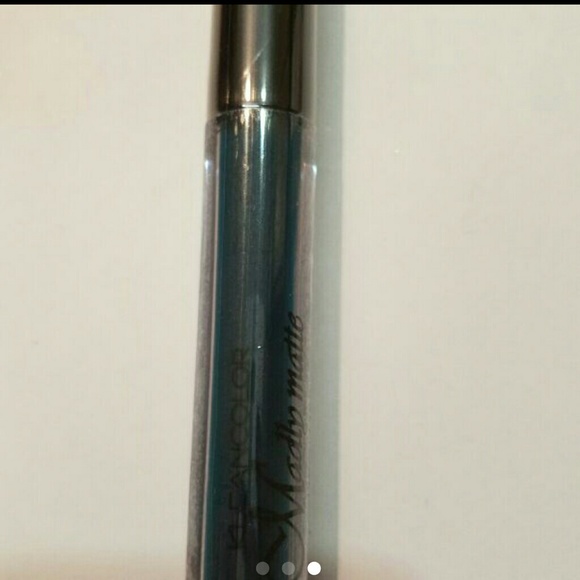 Peacock long lasting matte lipgloss - Picture 2 of 5