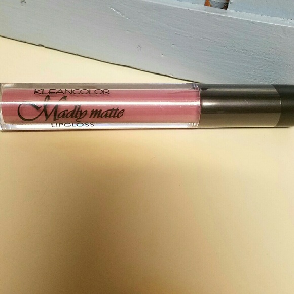 Polignac Long Lasting matte lipgloss - Picture 3 of 4