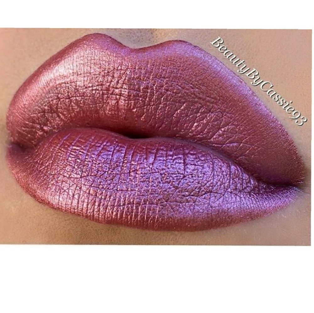 Rose luster long lasting metallic matte lipgloss