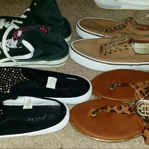 Women shoes four pair one low price.