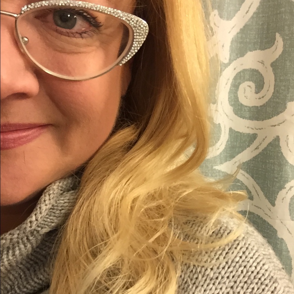 Meet your Posher, Denise