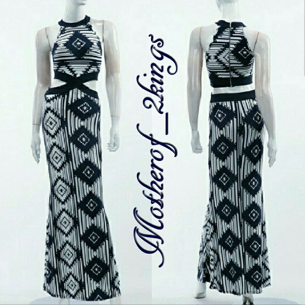 ๐NAVY/WHITE AZTEC CUT-OUT MAXI DRESS - Picture 1 of 6