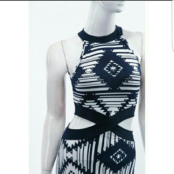 💝NAVY/WHITE AZTEC CUT-OUT MAXI DRESS - Picture 3 of 6