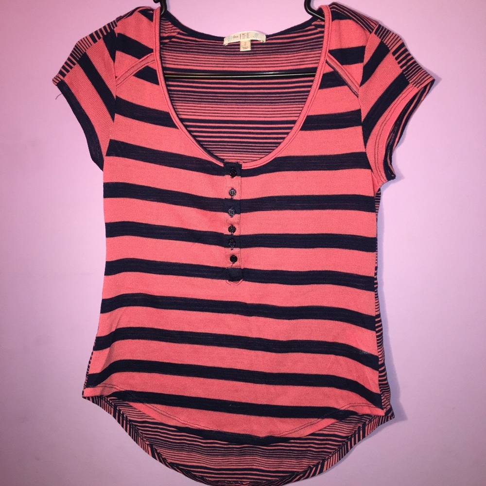 woman's shirt size small