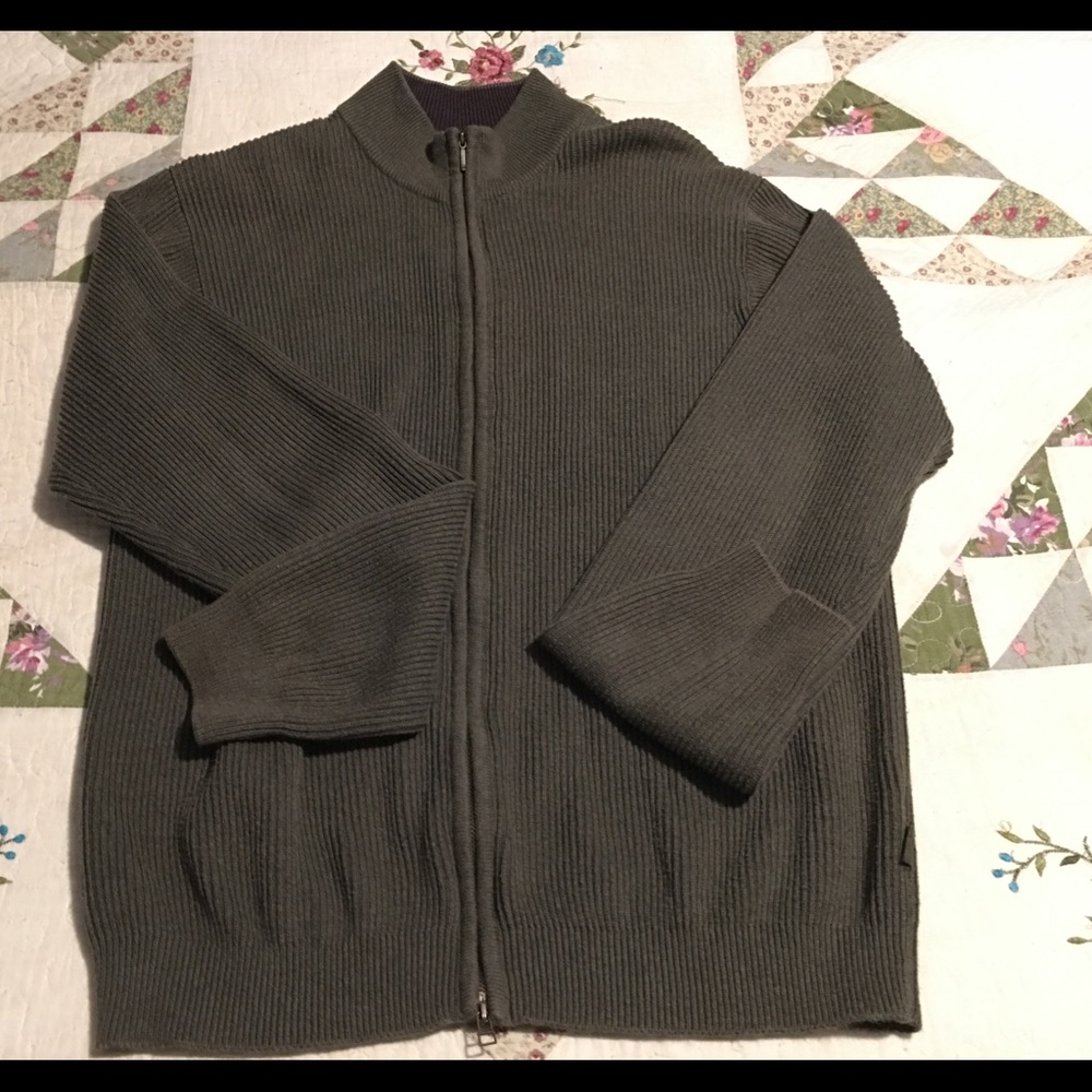 Izod zip up sweater