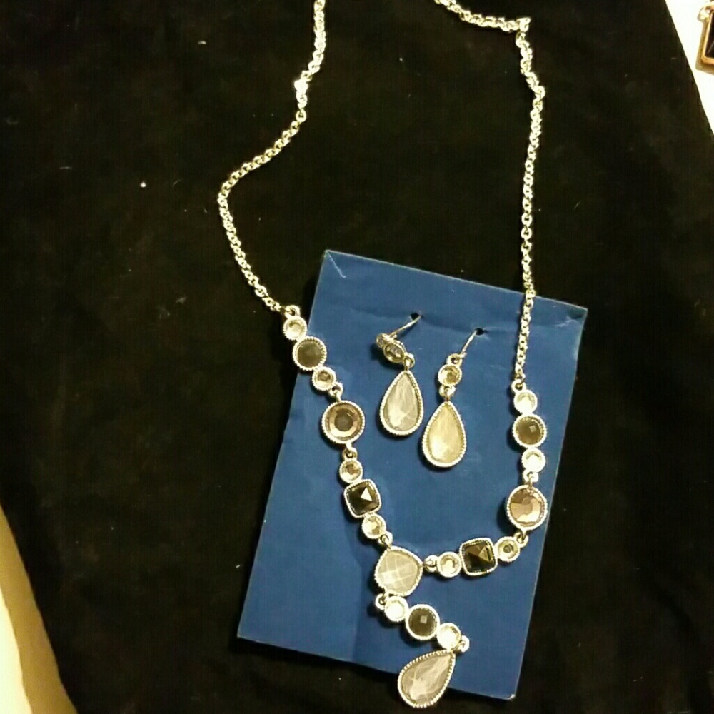 Various grey gemstones necklace & earings set
