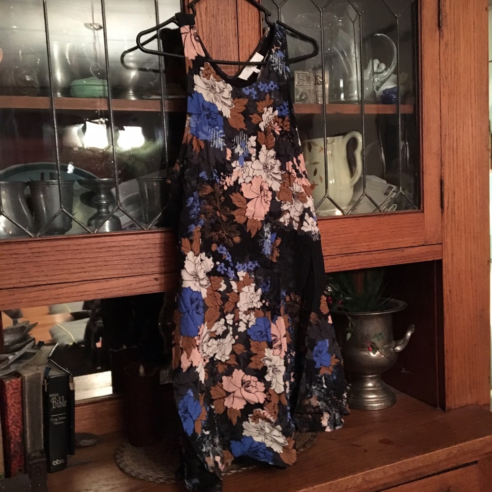 Dress floral comfortable and easy care