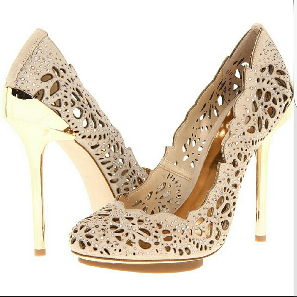 BCBGMAXAZRIA Peacock Pumps
