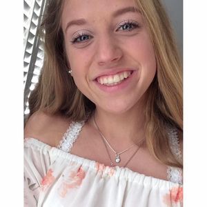 Meet your Posher, Leanna