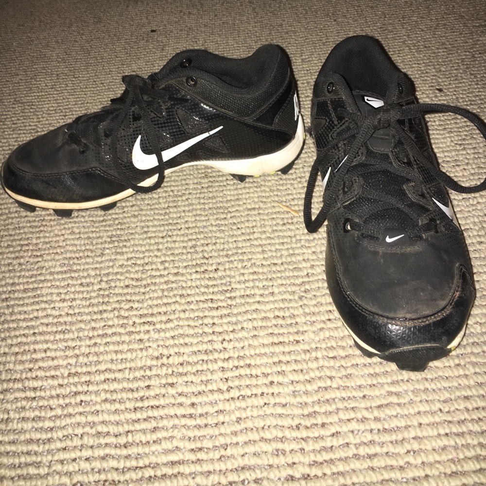 Nike softball cleats